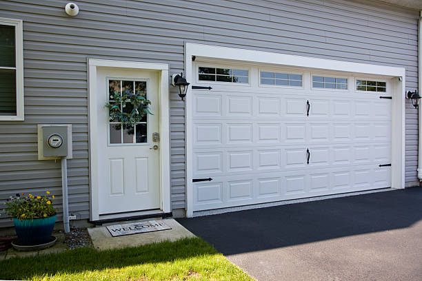 24/7 Emergency Garage Door Panel Replacement experts in Woodway, TX